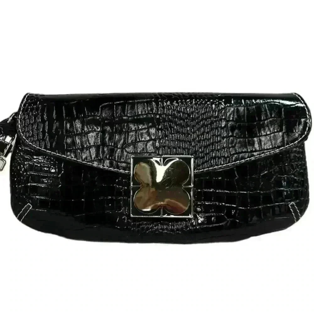 Liz Claiborne New York Convertible Strap Purse.
Black